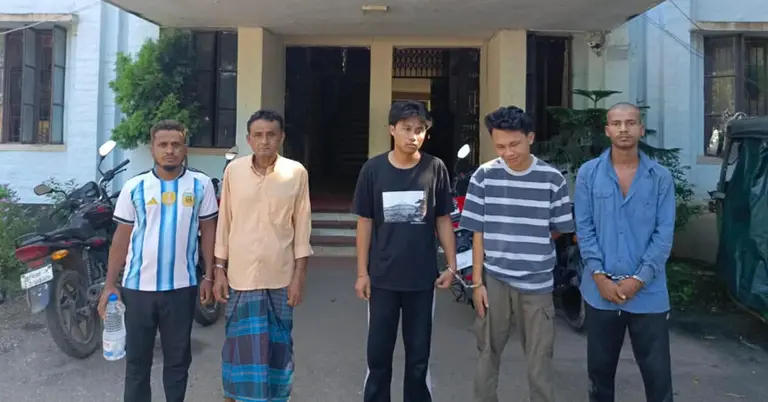 পুলিশের অভিযানে গ্রেপ্তার ৫ আসামি